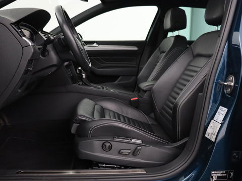 Volkswagen Passat 1.4 TSI PHEV GTE | Panoramadak | Leder | Trekhaak | Stoelverwarming | Camera | Marix LED | Massage | Virtual Cockpit | Carplay | Navigatie | Memory | Adaptive cruise