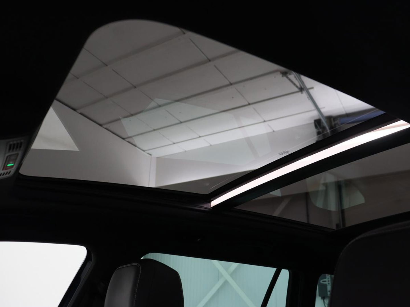 Volkswagen Passat 1.4 TSI PHEV GTE | Panoramadak | Leder | Trekhaak | Stoelverwarming | Camera | Marix LED | Massage | Virtual Cockpit | Carplay | Navigatie | Memory | Adaptive cruise