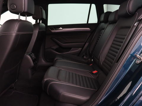 Volkswagen Passat 1.4 TSI PHEV GTE | Panoramadak | Leder | Trekhaak | Stoelverwarming | Camera | Marix LED | Massage | Virtual Cockpit | Carplay | Navigatie | Memory | Adaptive cruise