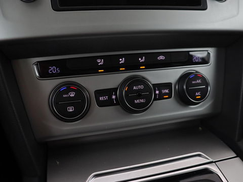 Volkswagen Passat 1.6 TDI Business Edition | Trekhaak | Full LED | Navigatie | Keyless | Parkeerhulp | Climate control | Cruise control | Bluetooth
