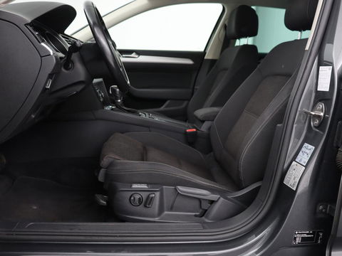 Volkswagen Passat 1.6 TDI Business Edition | Trekhaak | Full LED | Navigatie | Keyless | Parkeerhulp | Climate control | Cruise control | Bluetooth