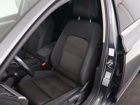 Volkswagen Passat 1.6 TDI Business Edition | Trekhaak | Full LED | Navigatie | Keyless | Parkeerhulp | Climate control | Cruise control | Bluetooth