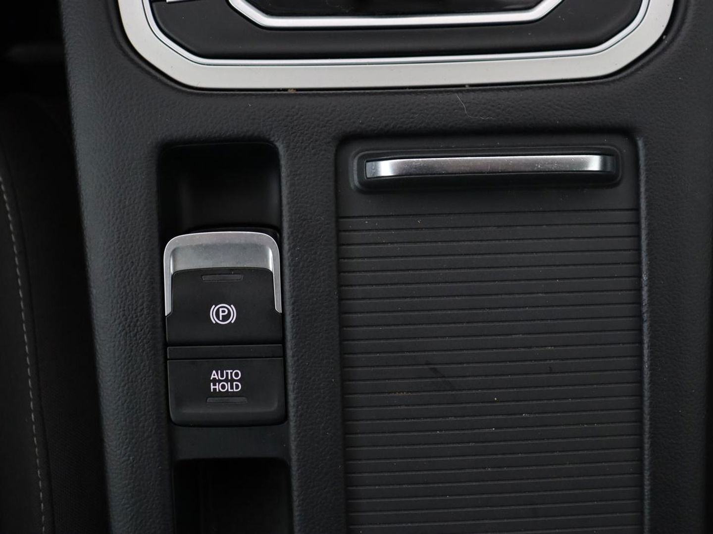 Volkswagen Passat 1.6 TDI Business Edition | Trekhaak | Full LED | Navigatie | Keyless | Parkeerhulp | Climate control | Cruise control | Bluetooth