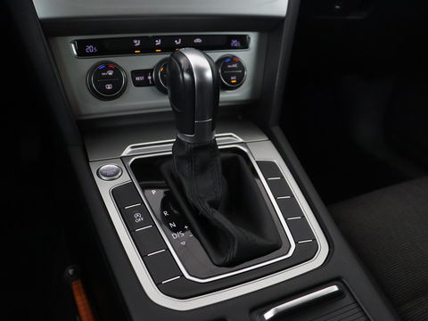 Volkswagen Passat 1.6 TDI Business Edition | Trekhaak | Full LED | Navigatie | Keyless | Parkeerhulp | Climate control | Cruise control | Bluetooth