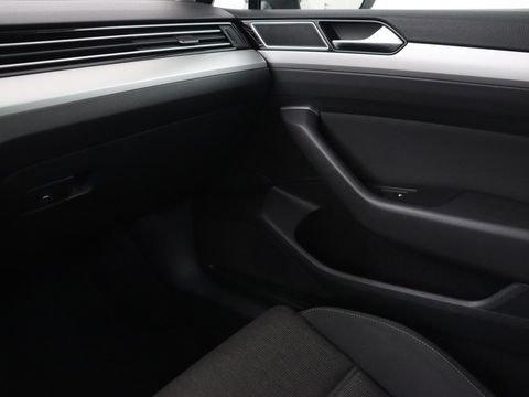 Volkswagen Passat 1.6 TDI Business Edition | Trekhaak | Full LED | Navigatie | Keyless | Parkeerhulp | Climate control | Cruise control | Bluetooth