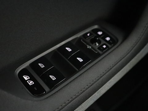 Polestar 2 Long Range Dual Motor Launch Edition 78kWh | Panoramadak | Stoel & stuurverwarming | 360 camera | Adaptive cruise | Harman/Kardon | Carplay