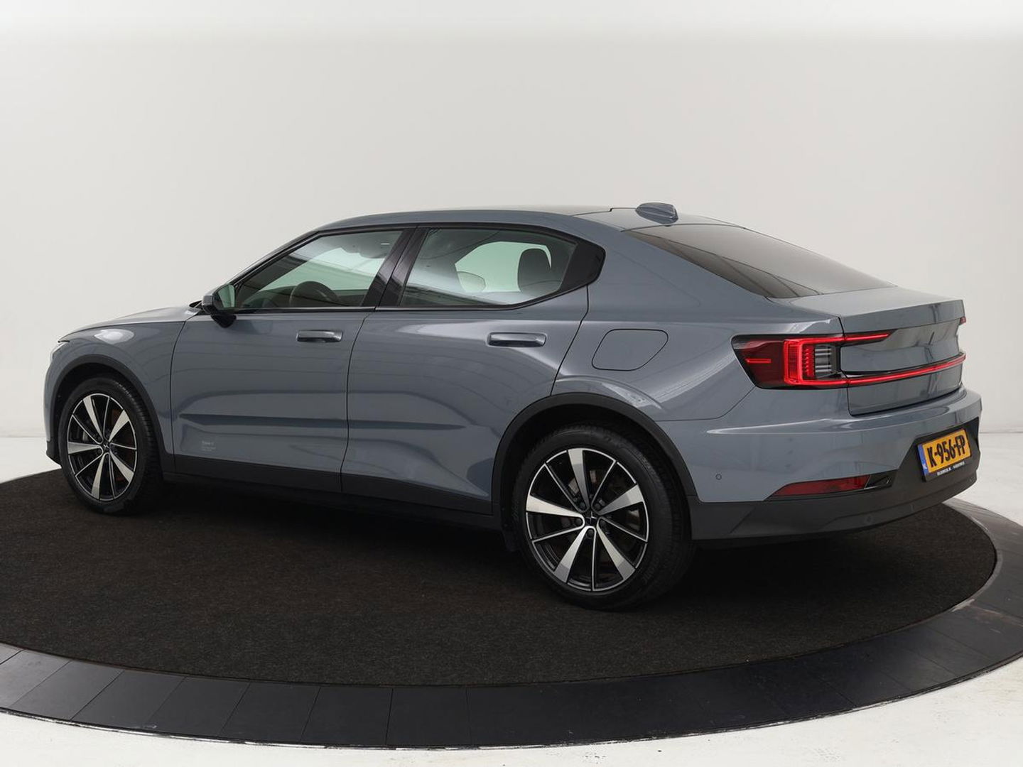 Polestar 2 Long Range Dual Motor Launch Edition 78kWh | Panoramadak | Stoel & stuurverwarming | 360 camera | Adaptive cruise | Harman/Kardon | Carplay
