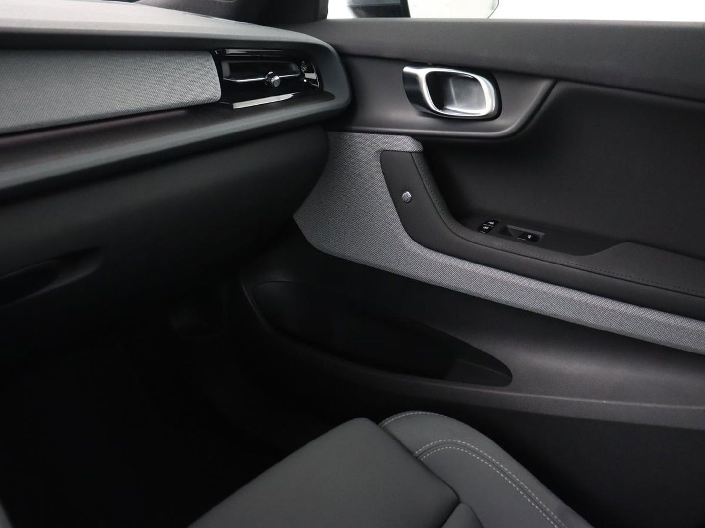 Polestar 2 Long Range Dual Motor Launch Edition 78kWh | Panoramadak | Stoel & stuurverwarming | 360 camera | Adaptive cruise | Harman/Kardon | Carplay