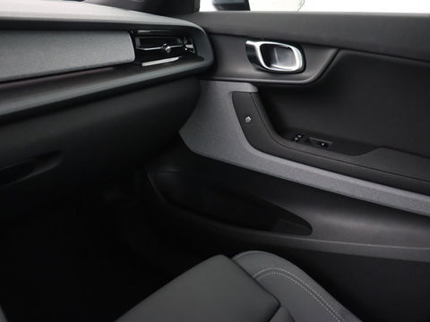 Polestar 2 Long Range Dual Motor Launch Edition 78kWh | Panoramadak | Stoel & stuurverwarming | 360 camera | Adaptive cruise | Harman/Kardon | Carplay