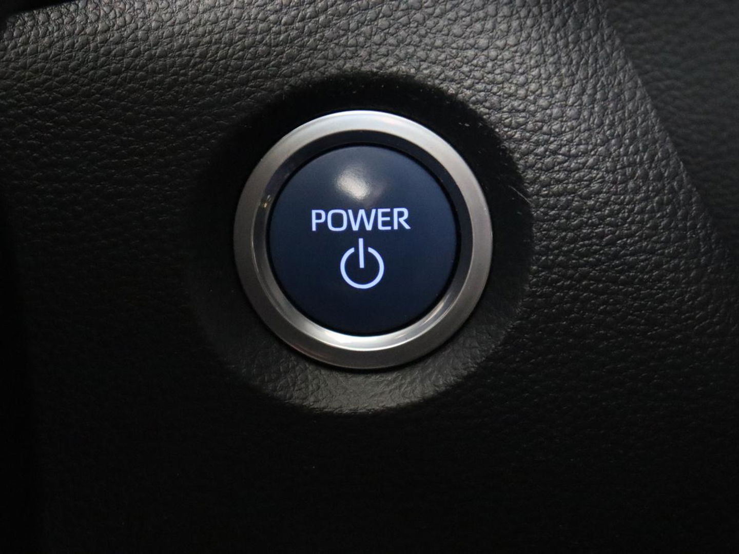 Toyota Corolla 1.8 Hybrid Business Plus | Stoelverwarming | Camera | Adaptive cruise | Carplay | Keyless | Full LED | Climate control | DAB | Bluetooth