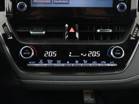 Toyota Corolla 1.8 Hybrid Business Plus | Stoelverwarming | Camera | Adaptive cruise | Carplay | Keyless | Full LED | Climate control | DAB | Bluetooth