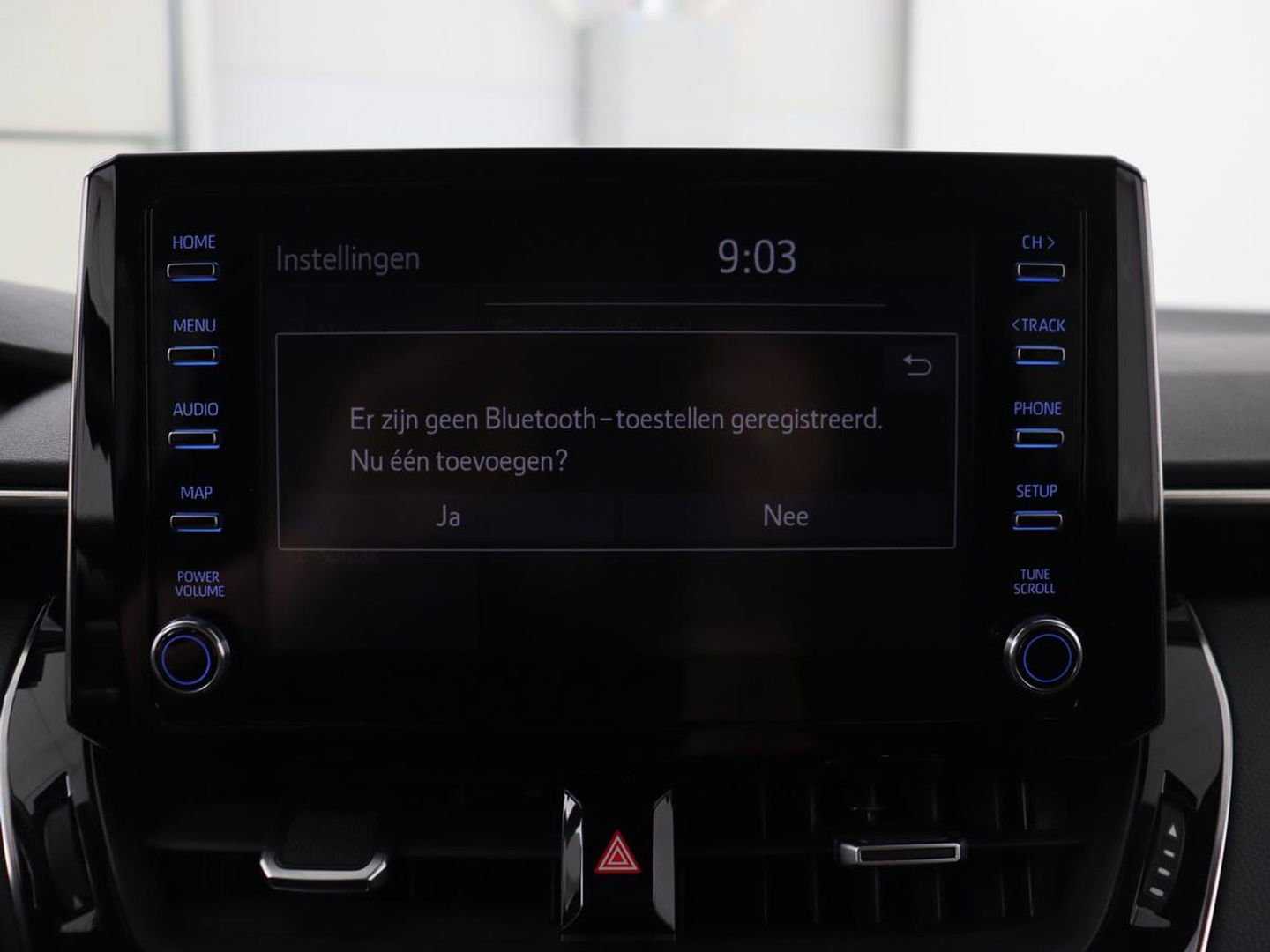 Toyota Corolla 1.8 Hybrid Business Plus | Stoelverwarming | Camera | Adaptive cruise | Carplay | Keyless | Full LED | Climate control | DAB | Bluetooth