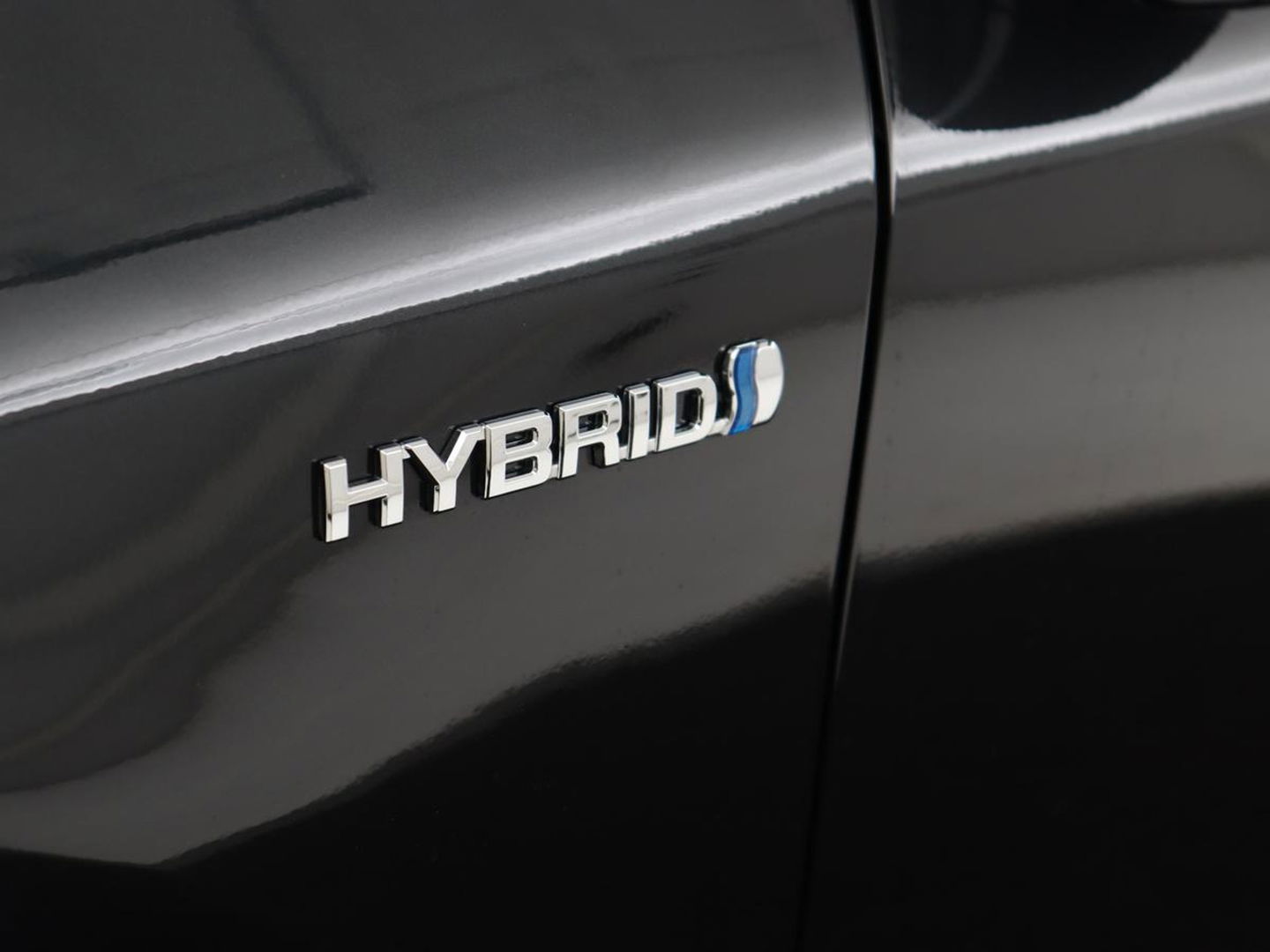 Toyota Corolla 1.8 Hybrid Business Plus | Stoelverwarming | Camera | Adaptive cruise | Carplay | Keyless | Full LED | Climate control | DAB | Bluetooth
