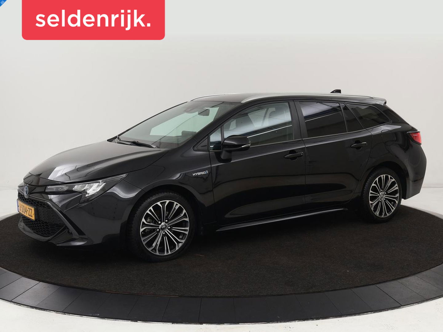 Toyota Corolla 1.8 Hybrid Business Plus | Stoelverwarming | Camera | Adaptive cruise | Carplay | Keyless | Full LED | Climate control | DAB | Bluetooth