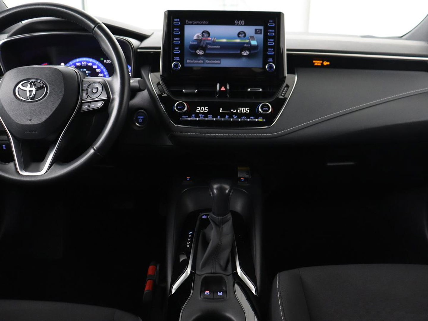 Toyota Corolla 1.8 Hybrid Business Plus | Stoelverwarming | Camera | Adaptive cruise | Carplay | Keyless | Full LED | Climate control | DAB | Bluetooth