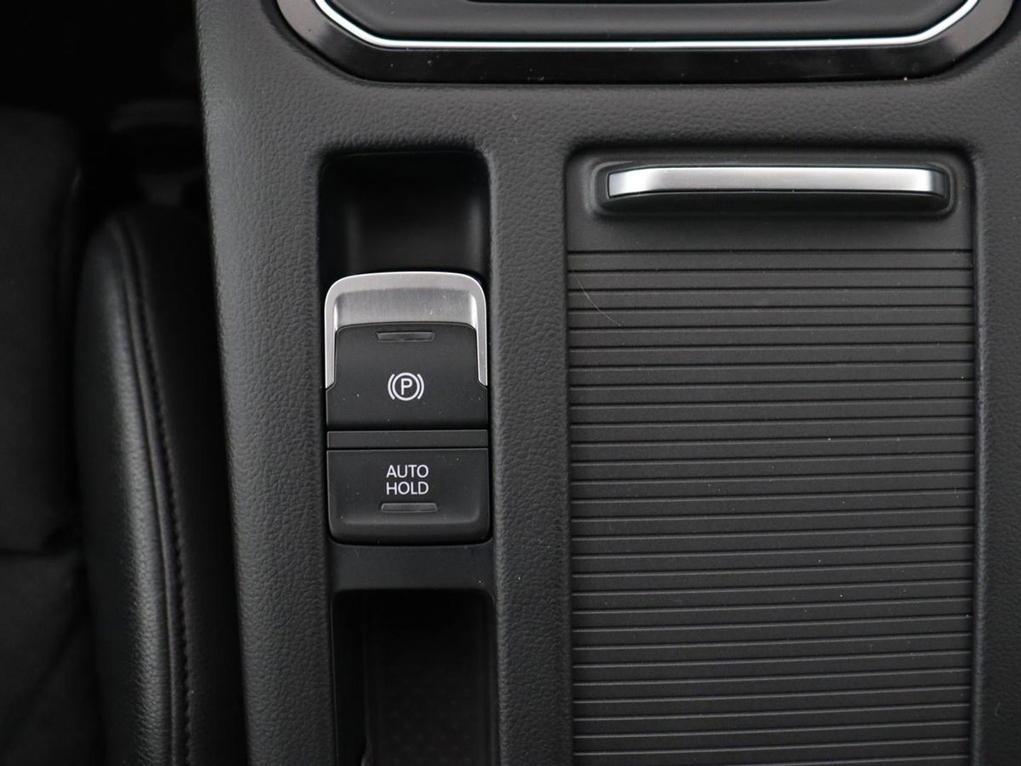 Volkswagen Arteon 2.0 TDI Elegance | Panoramadak | Stoelverwarming | Camera | Leder/Alcantara | Virtual Cockpit | Adaptive cruise | Keyless | LED Plus | Carplay | Navigatie