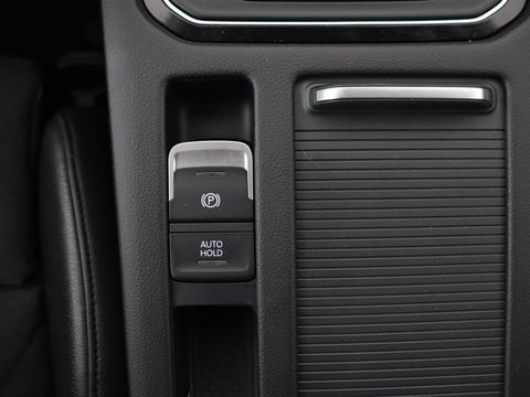 Volkswagen Arteon 2.0 TDI Elegance | Panoramadak | Stoelverwarming | Camera | Leder/Alcantara | Virtual Cockpit | Adaptive cruise | Keyless | LED Plus | Carplay | Navigatie