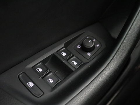 Volkswagen Arteon 2.0 TDI Elegance | Panoramadak | Stoelverwarming | Camera | Leder/Alcantara | Virtual Cockpit | Adaptive cruise | Keyless | LED Plus | Carplay | Navigatie