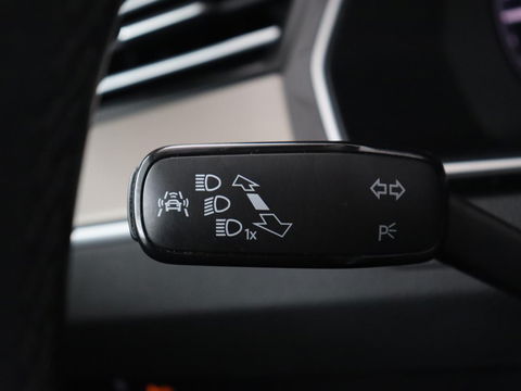 Volkswagen Arteon 2.0 TDI Elegance | Panoramadak | Stoelverwarming | Camera | Leder/Alcantara | Virtual Cockpit | Adaptive cruise | Keyless | LED Plus | Carplay | Navigatie