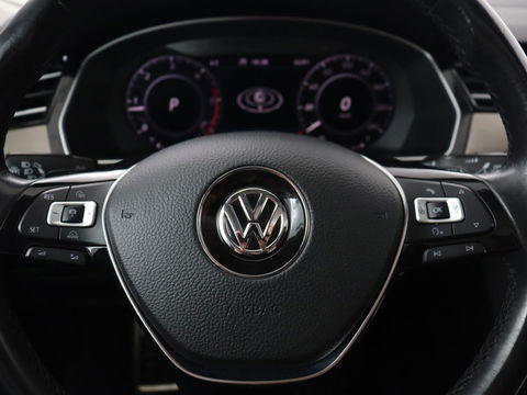 Volkswagen Arteon 2.0 TDI Elegance | Panoramadak | Stoelverwarming | Camera | Leder/Alcantara | Virtual Cockpit | Adaptive cruise | Keyless | LED Plus | Carplay | Navigatie