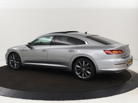 Volkswagen Arteon 2.0 TDI Elegance | Panoramadak | Stoelverwarming | Camera | Leder/Alcantara | Virtual Cockpit | Adaptive cruise | Keyless | LED Plus | Carplay | Navigatie