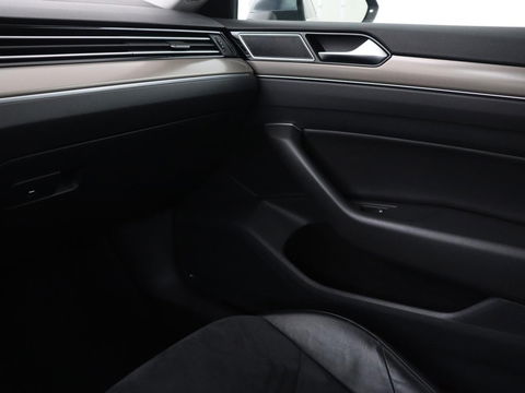 Volkswagen Arteon 2.0 TDI Elegance | Panoramadak | Stoelverwarming | Camera | Leder/Alcantara | Virtual Cockpit | Adaptive cruise | Keyless | LED Plus | Carplay | Navigatie