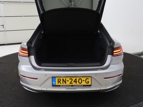 Volkswagen Arteon 2.0 TDI Elegance | Panoramadak | Stoelverwarming | Camera | Leder/Alcantara | Virtual Cockpit | Adaptive cruise | Keyless | LED Plus | Carplay | Navigatie