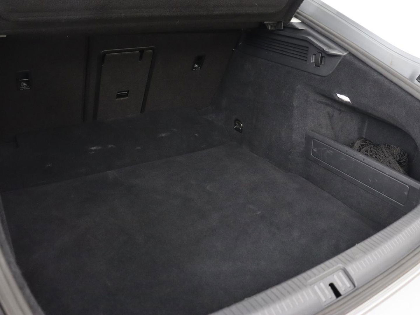 Volkswagen Arteon 2.0 TDI Elegance | Panoramadak | Stoelverwarming | Camera | Leder/Alcantara | Virtual Cockpit | Adaptive cruise | Keyless | LED Plus | Carplay | Navigatie