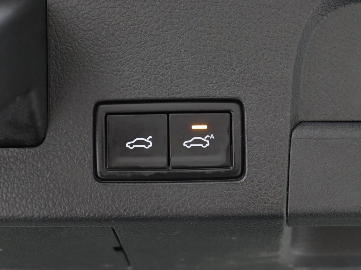 Volkswagen Arteon 2.0 TDI Elegance | Panoramadak | Stoelverwarming | Camera | Leder/Alcantara | Virtual Cockpit | Adaptive cruise | Keyless | LED Plus | Carplay | Navigatie
