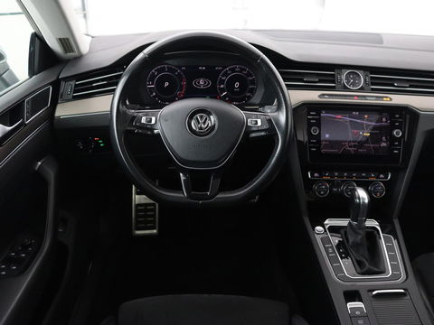 Volkswagen Arteon 2.0 TDI Elegance | Panoramadak | Stoelverwarming | Camera | Leder/Alcantara | Virtual Cockpit | Adaptive cruise | Keyless | LED Plus | Carplay | Navigatie