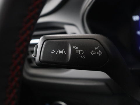 Ford Focus 1.5 EcoBoost ST Line X | Panoramadak | Trekhaak | Camera | Carplay | Digital Cockpit | Adaptive cruise | B&O Sound | Navigatie | Climate control | Keyless | Full LED