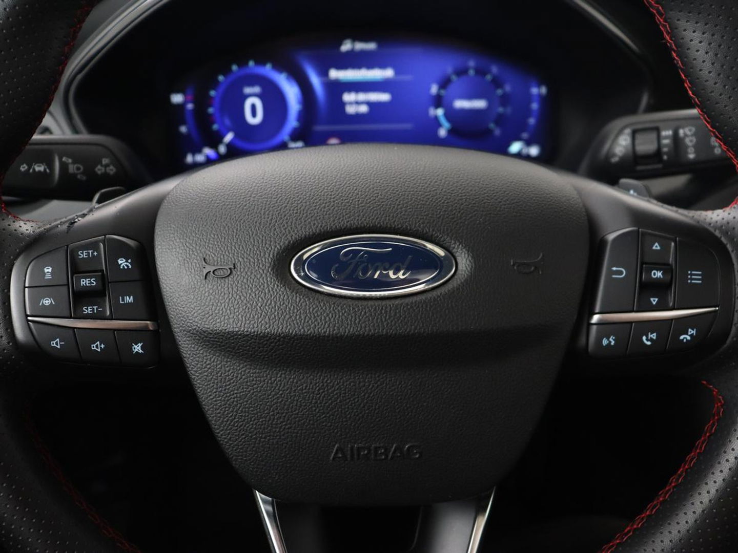 Ford Focus 1.5 EcoBoost ST Line X | Panoramadak | Trekhaak | Camera | Carplay | Digital Cockpit | Adaptive cruise | B&O Sound | Navigatie | Climate control | Keyless | Full LED