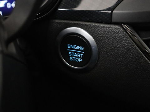 Ford Focus 1.5 EcoBoost ST Line X | Panoramadak | Trekhaak | Camera | Carplay | Digital Cockpit | Adaptive cruise | B&O Sound | Navigatie | Climate control | Keyless | Full LED