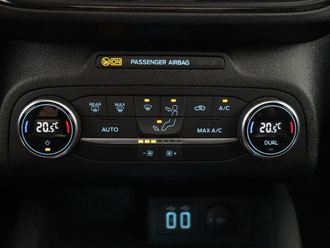 Ford Focus 1.5 EcoBoost ST Line X | Panoramadak | Trekhaak | Camera | Carplay | Digital Cockpit | Adaptive cruise | B&O Sound | Navigatie | Climate control | Keyless | Full LED