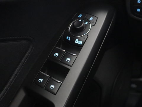 Ford Focus 1.5 EcoBoost ST Line X | Panoramadak | Trekhaak | Camera | Carplay | Digital Cockpit | Adaptive cruise | B&O Sound | Navigatie | Climate control | Keyless | Full LED