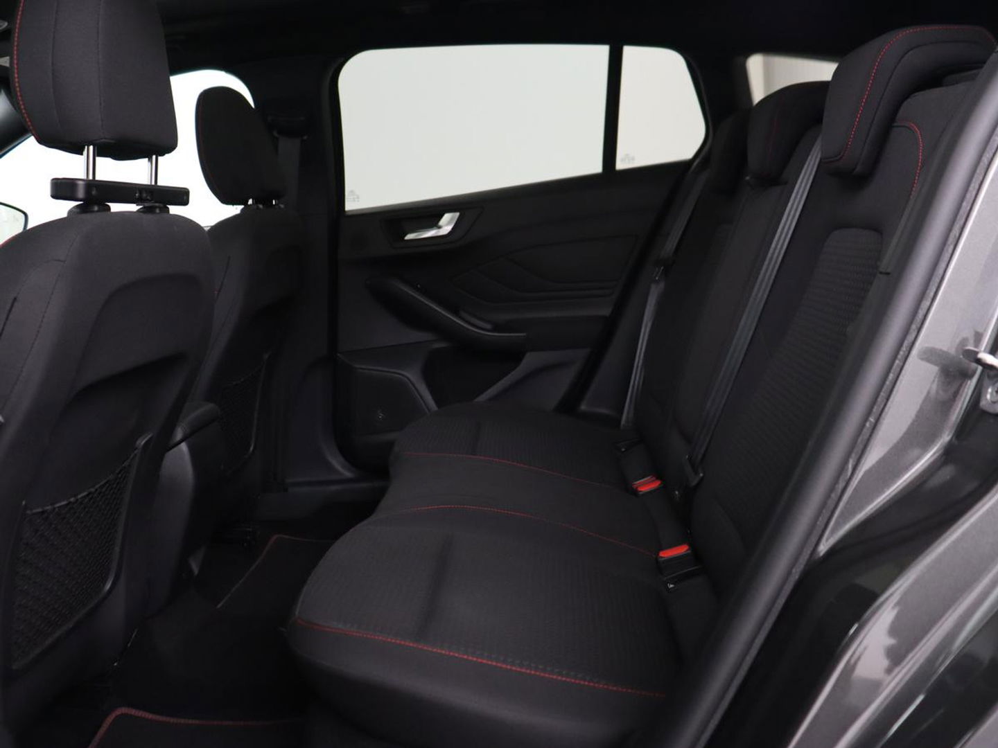 Ford Focus 1.5 EcoBoost ST Line X | Panoramadak | Trekhaak | Camera | Carplay | Digital Cockpit | Adaptive cruise | B&O Sound | Navigatie | Climate control | Keyless | Full LED