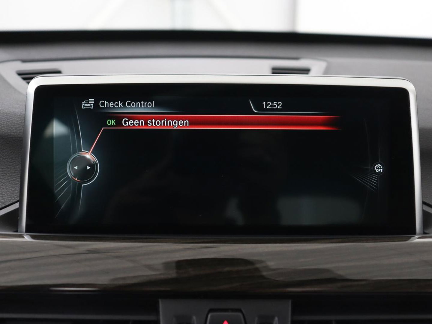 BMW X1 xDrive20i High Executive | Panoramadak | Leder | Stoel & stuurverwarming | Trekhaak | Park Assist | DAB | Navigatie | Full LED | Sportstoelen