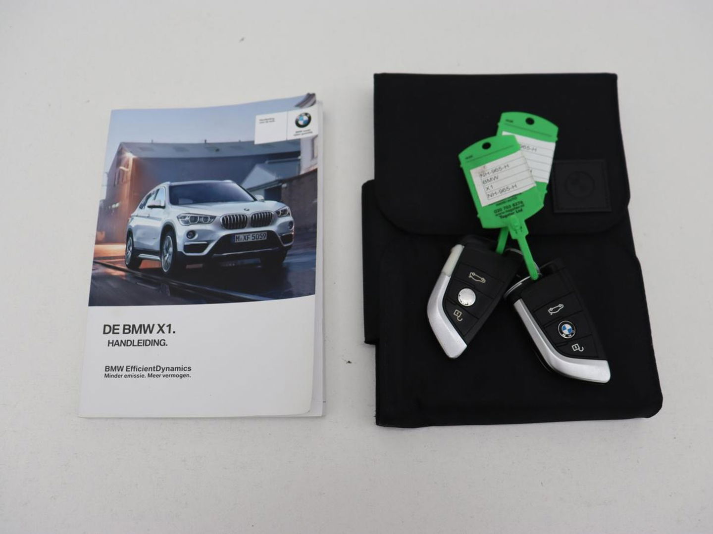 BMW X1 xDrive20i High Executive | Panoramadak | Leder | Stoel & stuurverwarming | Trekhaak | Park Assist | DAB | Navigatie | Full LED | Sportstoelen