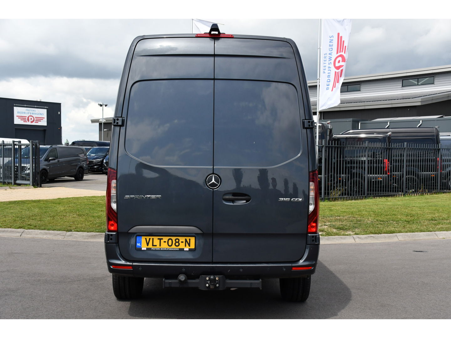Mercedes-Benz Sprinter 316 2.2 CDI L2H2 DC PB Edition Camera, 3500kg Trekhaak, Cruise, Carplay, 10,5'' Mbux, Sensoren, LED, Automaat, Uniek!