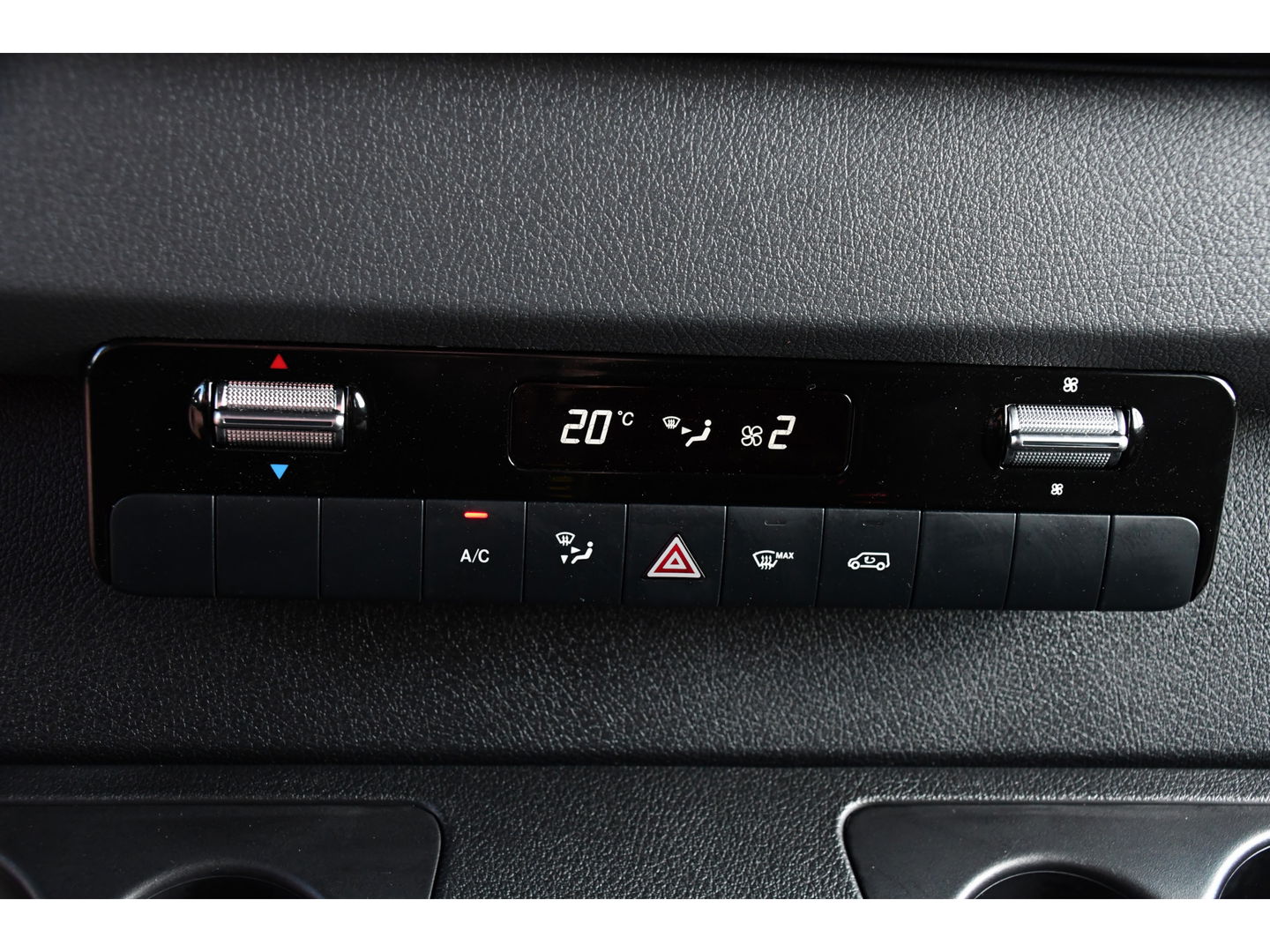Mercedes-Benz Sprinter 316 2.2 CDI L2H2 DC PB Edition Camera, 3500kg Trekhaak, Cruise, Carplay, 10,5'' Mbux, Sensoren, LED, Automaat, Uniek!