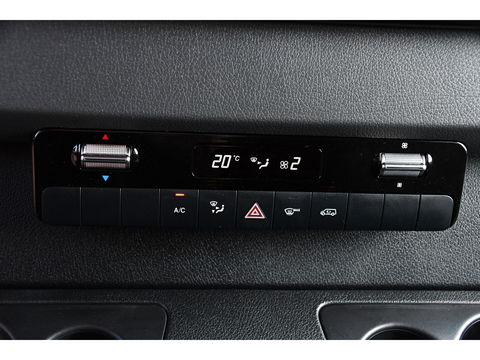 Mercedes-Benz Sprinter 316 2.2 CDI L2H2 DC PB Edition Camera, 3500kg Trekhaak, Cruise, Carplay, 10,5'' Mbux, Sensoren, LED, Automaat, Uniek!