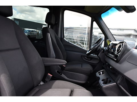 Mercedes-Benz Sprinter 316 2.2 CDI L2H2 DC PB Edition Camera, 3500kg Trekhaak, Cruise, Carplay, 10,5'' Mbux, Sensoren, LED, Automaat, Uniek!
