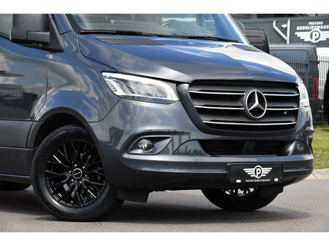Mercedes-Benz Sprinter 316 2.2 CDI L2H2 DC PB Edition Camera, 3500kg Trekhaak, Cruise, Carplay, 10,5'' Mbux, Sensoren, LED, Automaat, Uniek!
