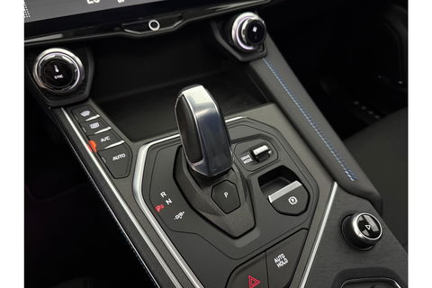 Lynk Co 01 1.5 262PK Pano LED Sfeer 360 Camera Memory ACC Virtual Carplay Clima Navi PDC 20"LMV