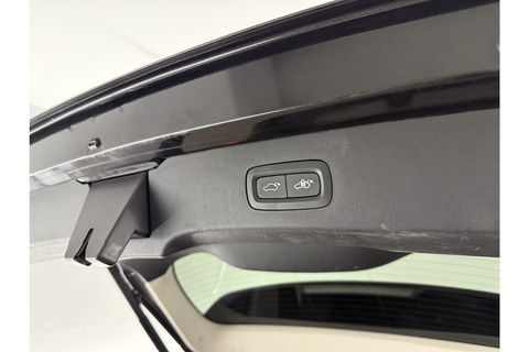 Lynk Co 01 1.5 262PK Pano LED Sfeer 360 Camera Memory ACC Virtual Carplay Clima Navi PDC 20"LMV