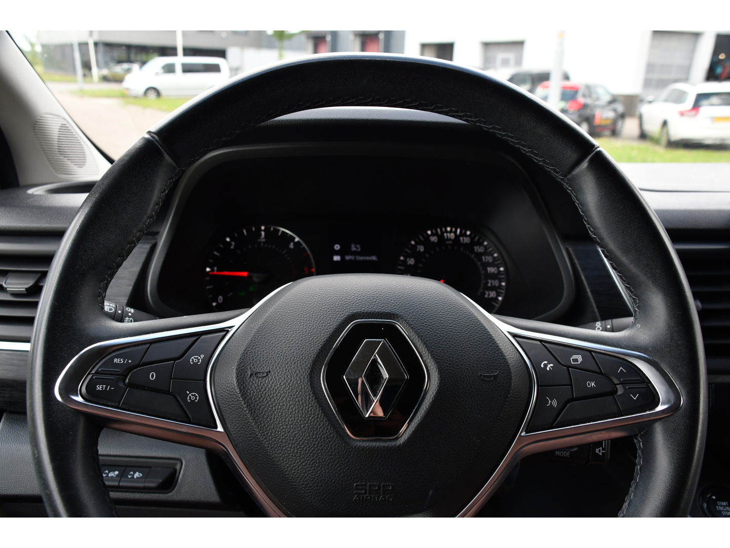 Renault Trafic 2.0 dCi 150 T30 L2H1 Luxe Black Edition Camera, Cruise, Carplay, 150pk, Clima, Automaat, Keyless, LED, Trekhaak, Uniek!