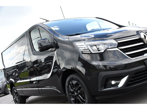 Renault Trafic 2.0 dCi 150 T30 L2H1 Luxe Black Edition Camera, Cruise, Carplay, 150pk, Clima, Automaat, Keyless, LED, Trekhaak, Uniek!