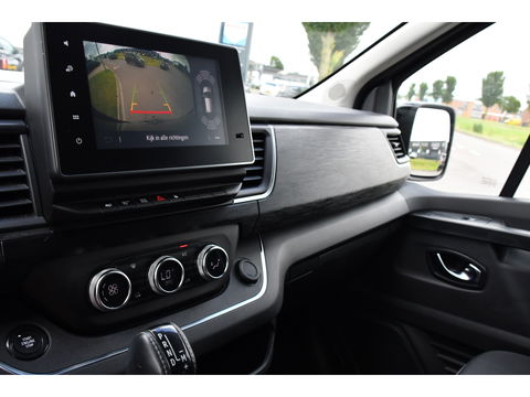 Renault Trafic 2.0 dCi 150 T30 L2H1 Luxe Black Edition Camera, Cruise, Carplay, 150pk, Clima, Automaat, Keyless, LED, Trekhaak, Uniek!
