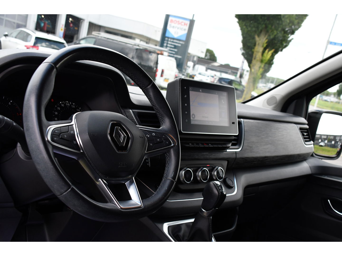 Renault Trafic 2.0 dCi 150 T30 L2H1 Luxe Black Edition Camera, Cruise, Carplay, 150pk, Clima, Automaat, Keyless, LED, Trekhaak, Uniek!