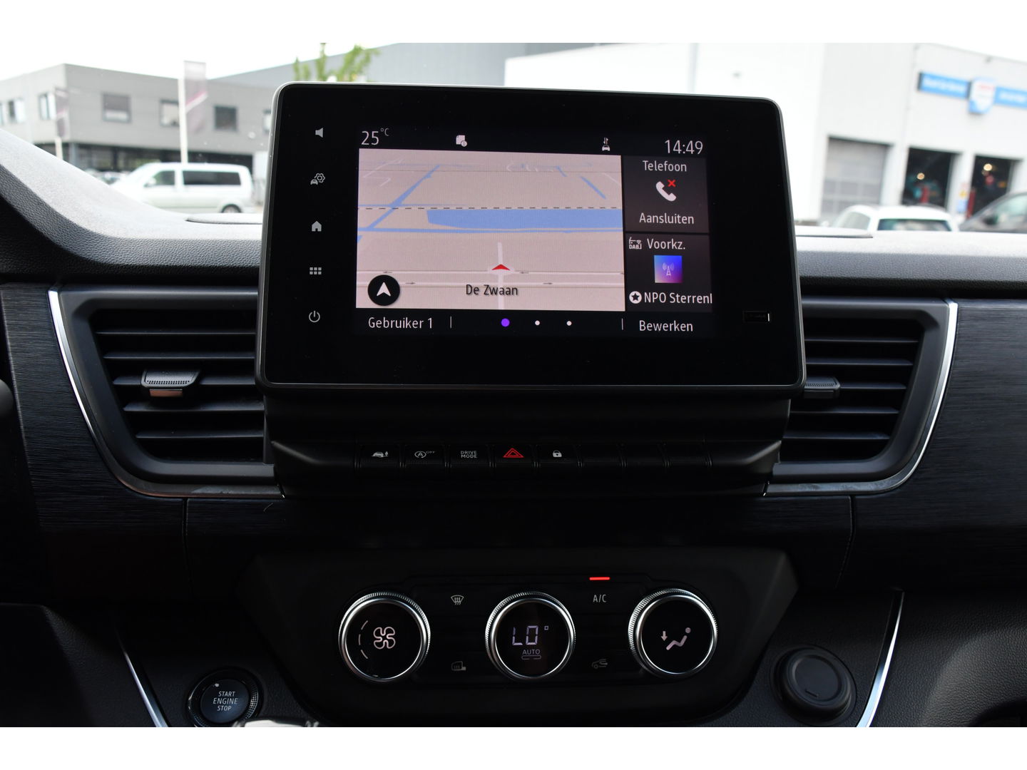 Renault Trafic 2.0 dCi 150 T30 L2H1 Luxe Black Edition Camera, Cruise, Carplay, 150pk, Clima, Automaat, Keyless, LED, Trekhaak, Uniek!